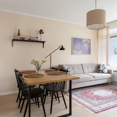 Kodikas Kahden Makuuhuoneen Asunto Tikkurilassa Вантаа